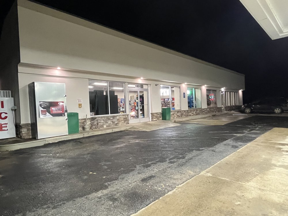 STOP IN FOOD STORE NO 46 4448 S Lee Hwy, Natural Bridge, Virginia