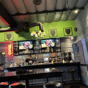 Morrison - Burbank - Our cool server bartender - Gastropubs Near Me - Burbank, California Morrison - Burbank - Our cool server bartender - Gastropubs Near Me - Burbank, California