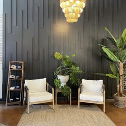 Centro - Cute section to sit.