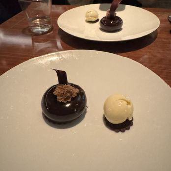 Great Jones Distilling - Chocolate Mousse with whiskey ice cream - Distilleries Near Me - New York, New York Great Jones Distilling - Chocolate Mousse with whiskey ice cream - Distilleries Near Me - New York, New York