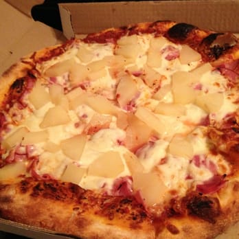 Restaurant Trans Canada - Biggest chunks of pineapple I've ever seen on a pizza!! - Pizza Near Me - Lachine, Quebec Restaurant Trans Canada - Biggest chunks of pineapple I've ever seen on a pizza!! - Pizza Near Me - Lachine, Quebec
