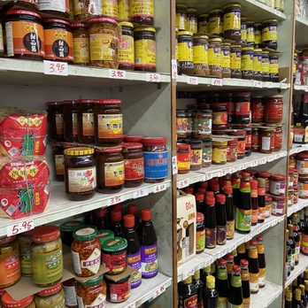 Yuan Feng Groceries - a wide selection of jars and sauces - International Grocery Near Me - Honolulu, Hawaii