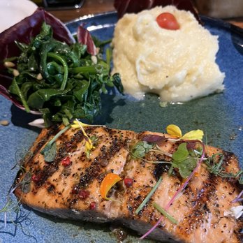 Napule - Salmon with mash potatoes and sautéed spinach - Pizza Near Me - Sarasota, Florida Napule - Salmon with mash potatoes and sautéed spinach - Pizza Near Me - Sarasota, Florida