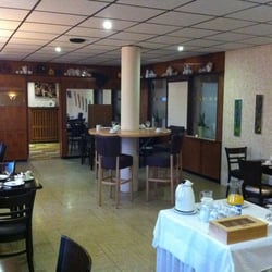 Aristo Hotel - Breakfast room.