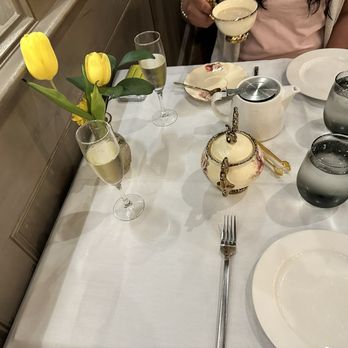 Colonial Room - Breakfast & Brunch Near Me - Oak Brook, Illinois