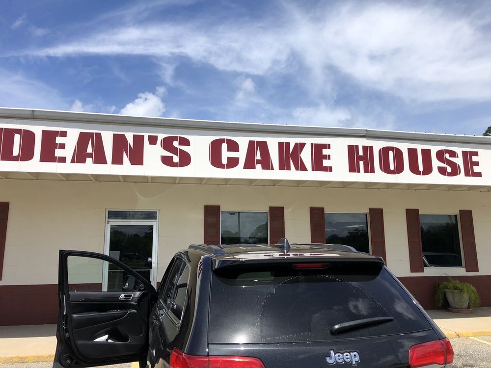 Dean&rsquo;s Cake House&rsquo;s Lemon Cheese Cake