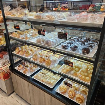 85°C Bakery Cafe-Sherman Oaks - Pastries - Coffee & Tea Near Me - Sherman Oaks, California 85°C Bakery Cafe-Sherman Oaks - Pastries - Coffee & Tea Near Me - Sherman Oaks, California