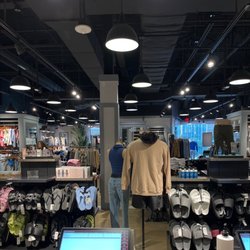 Hollister - Store layout