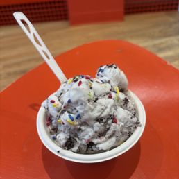 Peak ice cream. Everyone was nice, and they had a great selection of different ice cream flavors. Peak ice cream. Everyone was nice, and they had a great selection of different ice cream flavors.