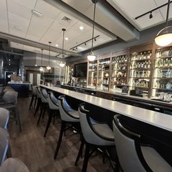 Tap and Vine Quail Hollow - Bar area