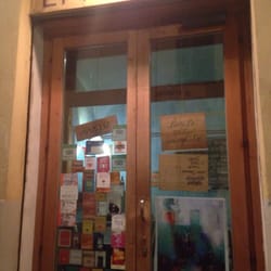 Ombre Rosse - entrance