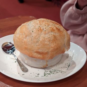 Village Pub Rainbow - Pot Pie - Pubs Near Me - Las Vegas, Nevada Village Pub Rainbow - Pot Pie - Pubs Near Me - Las Vegas, Nevada