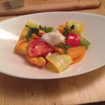 La Fromagerie - Heirloom tomato and burrata salad with peaches, zucchini and purslane - French Near Me - Alexandria, Virginia La Fromagerie - Heirloom tomato and burrata salad with peaches, zucchini and purslane - French Near Me - Alexandria, Virginia