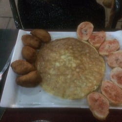 Cafè Qgat - Tortilla de judías blancas y súper-croquetas.