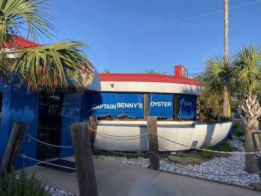 Capt. Benny's by null