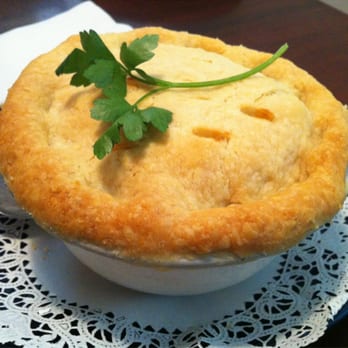 Jongewaard's Bake n Broil - Amazingly delicious, creamy chicken pot pie. The crust is total buttery goodness - American Near Me - Long Beach, California