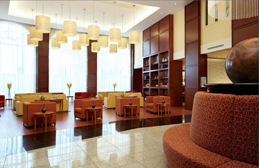 Holiday Inn Express & Suites Montreal Airport