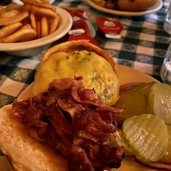 J.G. Melon - Bacon Cheeseburger - American Near Me - New York, New York