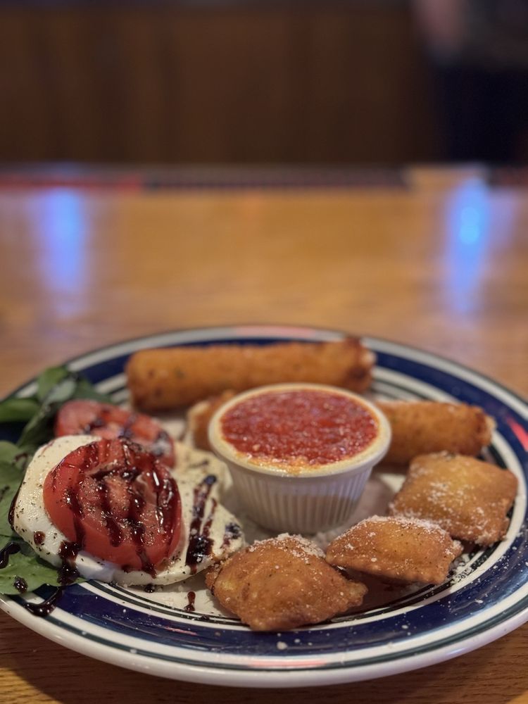 Social spots from Amici's Italian Bistro