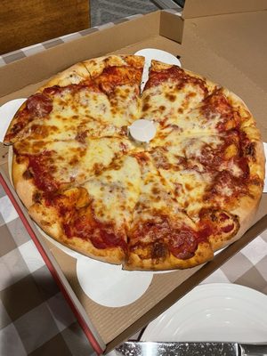 Mama 'n Papa's Pizza Grotto by null