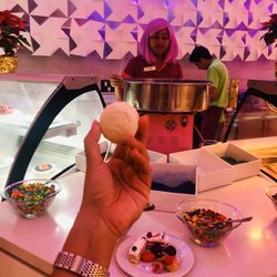 Pasteles - I'll have my macaron and cotton candy too!