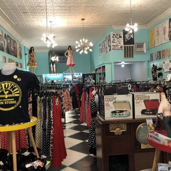 Stella Mae's - 7/17/18. Tuesday afternoon. Interior. This place is amazing!! - Women's Clothing Near Me - Hot Springs, Arkansas Stella Mae's - 7/17/18. Tuesday afternoon. Interior. This place is amazing!! - Women's Clothing Near Me - Hot Springs, Arkansas