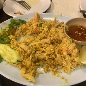 Ruen Pair - Pineapple fried rice. - Thai Near Me - Los Angeles, California