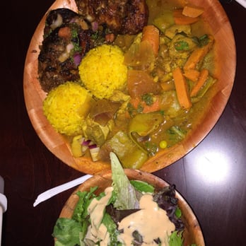 Da Spot - Egyptian chicken and Egyptian chicken curry with saffron rice and toss salad - Mediterranean Near Me - Honolulu, Hawaii