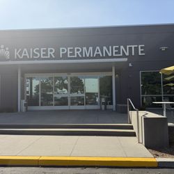 Kaiser Permanente - Front door