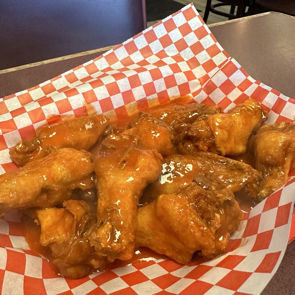 Lucky's Pizza - Wings (12 pcs) - Pizza Near Me - Surprise, Arizona Lucky's Pizza - Wings (12 pcs) - Pizza Near Me - Surprise, Arizona