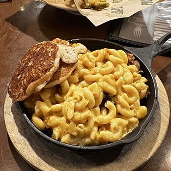 Puckett's Restaurant - Piggy Mac - Southern Near Me - Nashville, Tennessee Puckett's Restaurant - Piggy Mac - Southern Near Me - Nashville, Tennessee