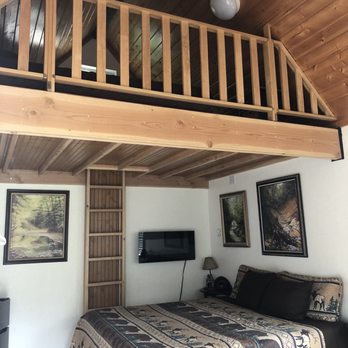Umpqua's Last Resort - Vacation Rentals Near Me - Idleyld Park, Oregon