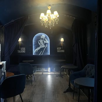 William Rabbit & Co - Bars Near Me - Kraków, Massachusetts