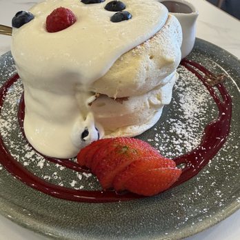 Kinaree Eatery - Soufflé pancakes - Breakfast & Brunch Near Me - Irvine, California