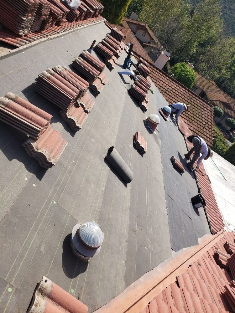 Slide of Alfa Roofing