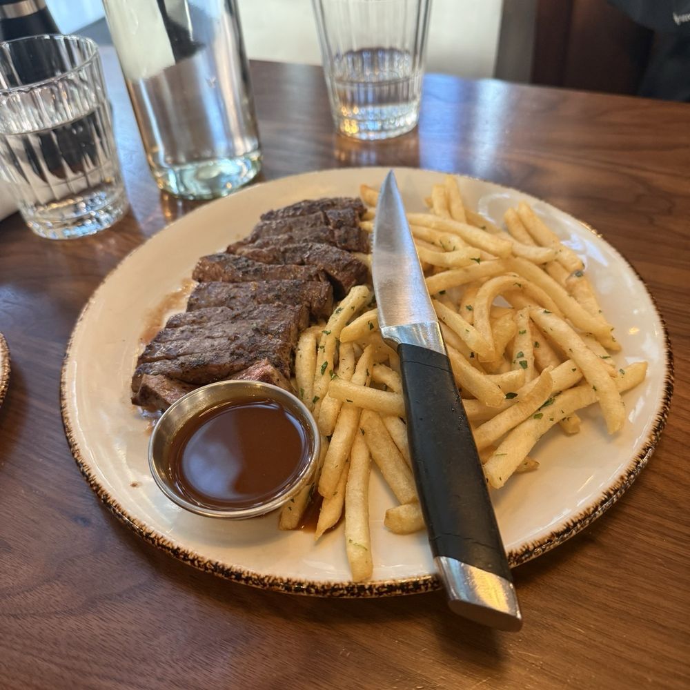 River North Bistro - Steak frites (sirloin) - American Near Me - Chicago, Illinois River North Bistro - Steak frites (sirloin) - American Near Me - Chicago, Illinois
