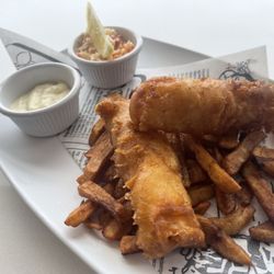 Hurley's à Yul - Tiny fish nuggets & chips