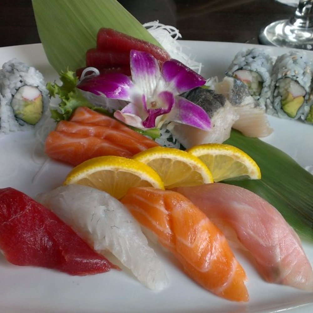 Toro Restaurant - A beautiful sushi lunch combination. - Asian Fusion Near Me - Newtown, Connecticut Toro Restaurant - A beautiful sushi lunch combination. - Asian Fusion Near Me - Newtown, Connecticut