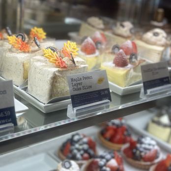 Paris Baguette - Inside cake display IG: @ammysalamii - Bakeries Near Me - Los Angeles, California Paris Baguette - Inside cake display IG: @ammysalamii - Bakeries Near Me - Los Angeles, California