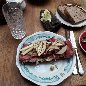 Eska - Roast beef. It was delicious. Price: 185 Kronen. - Bakeries Near Me - Prague, Puerto Rico