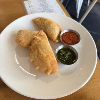 Brava Garden Eatery - Wine Bars Near Me - Pleasanton, California