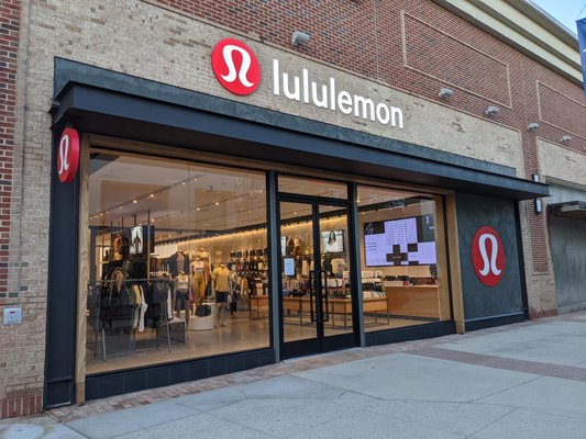 lululemon crabtree valley mall