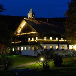 Romantik Hotel Gut Schmelmerhof - Das Gut Schmelmerhof bei Nacht
