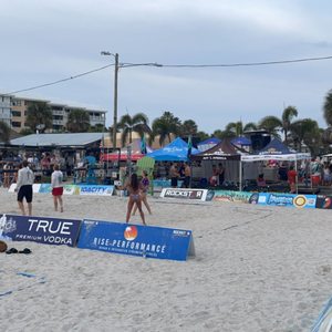 UNDERTOW BEACH BAR - Updated April 2025 - 167 Photos & 211 Reviews