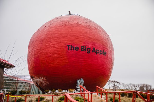 The Big Apple by null