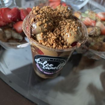 Dulce Canella - 16oz Cookie Butter Strawberries cup!l - Ice Cream & Frozen Yogurt Near Me - Norwalk, California