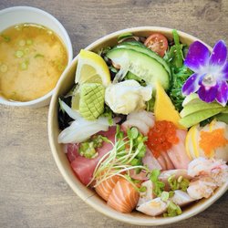 Maru - Premium Kaisen-don