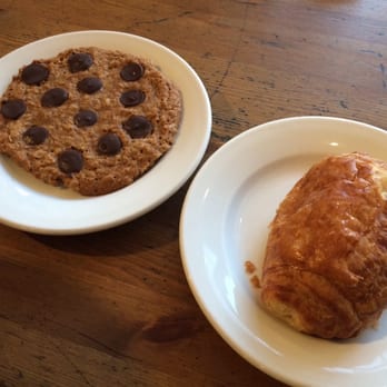 Oslo Coffee Roasters - Oatmeal chocolate chip cookie and a chocolate croissant - Coffee & Tea Near Me - Brooklyn, New York