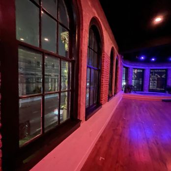 The WalkGood Yard - This is what the studio looks like from the left entrance - Yoga Near Me - Los Angeles, California The WalkGood Yard - This is what the studio looks like from the left entrance - Yoga Near Me - Los Angeles, California