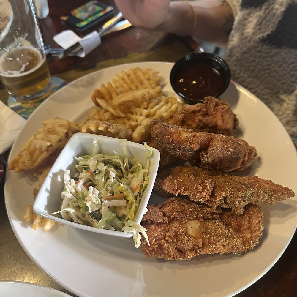 Willy McCoys- Chaska - Chicken Strips - American Near Me - Chaska, Minnesota